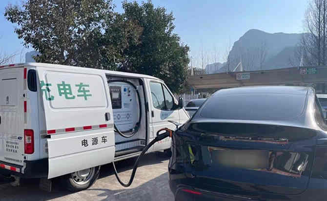积石山汽车搭电