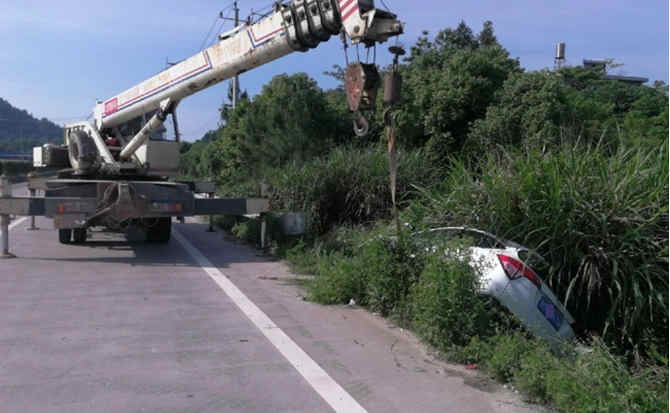 积石山重载吊车救援